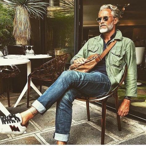 Old Man Fashion, Older Mens Fashion, Style Gentleman, Older Man, Stylish Men Casual, Mode Casual, Clothes Closet, Men Street, Men Fashion Casual Outfits