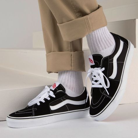 Vans Sk8-low, Vans Sneakers Outfit Men, Vans Sk8 Hi Outfit Guys, Old Skool Vans Outfit Aesthetic, Sk8 Hi Vans Outfit Mens, Vans Sk8 Low Outfit Men, Vans Casual Outfit, Vans Old Skool Aesthetic, Sk8 Hi Vans Outfit