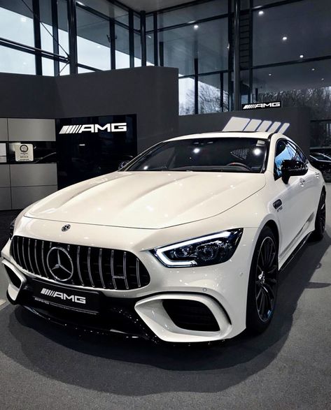 Luxury White Car, Mercedes Amg Coupe, Prom Cars, Kereta Sport, Wallpaper Hippie, Luxury Cars Mercedes, Tmax Yamaha, تويوتا لاند كروزر, Mobil Futuristik