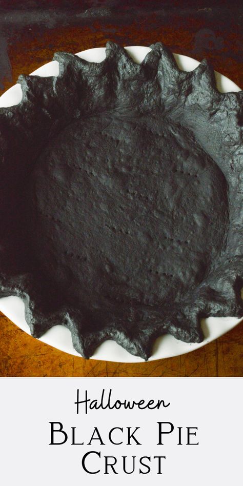 Black Pie Crust, Halloween Berry Pie, Halloween Meat Pies, Goth Food Recipes, Gothic Food Recipes, Halloween Pie Crust Designs, Goth Recipes, Halloween Tarts, Gothic Recipes