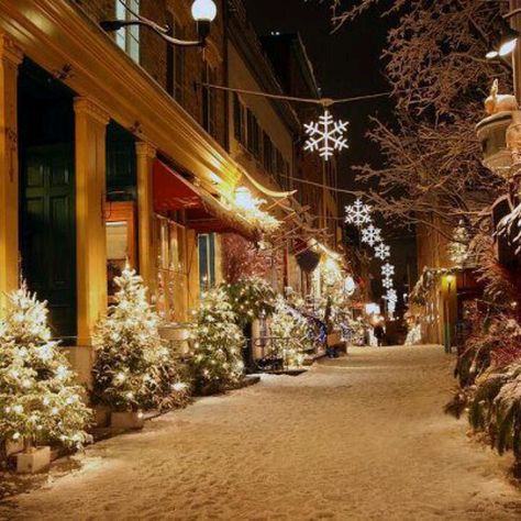 Would love to go here! Christmas Street, Winter Wonderland Decorations, Winter Szenen, Printed Photo, Photo Backdrops, Winter Magic, Winter Scenery, Winter Pictures, Christmas Scenes