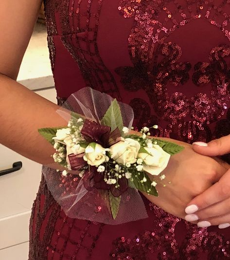 Corsage For Burgundy Dress Prom, Prom Wrist Corsage Ideas For Red Dress, Prom Nails For Maroon Dress, Red Dress Corsage, Nails For Burgundy Dress, Creamy Pink Nails, Pink Nails For Prom, Nails Red Dress, Burgundy Corsage