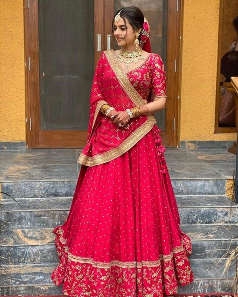 Red Bridal Party, Sangeet Ceremony, Lehenga Saree Design, Latest Bridal Lehenga, Indian Outfits Lehenga, Wedding Lehenga Designs, Indian Bride Outfits, Bridal Lehenga Collection, Designer Bridal Lehenga