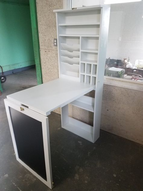 Portable Craft Table, Foldable Art Table, Craft Table Foldable, Foldable Nail Table, Nail Table Ideas Small Spaces, Foldable Craft Table, Folding Craft Table, Toy Room Organization, Craft Cupboard