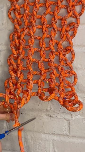 Giant Yarn Crochet, Giant Yarn, Making Baskets, Paracord Bracelet Diy, My Bags, Yarn Bag, Crochet Rope, Climbing Rope, Rope Bag