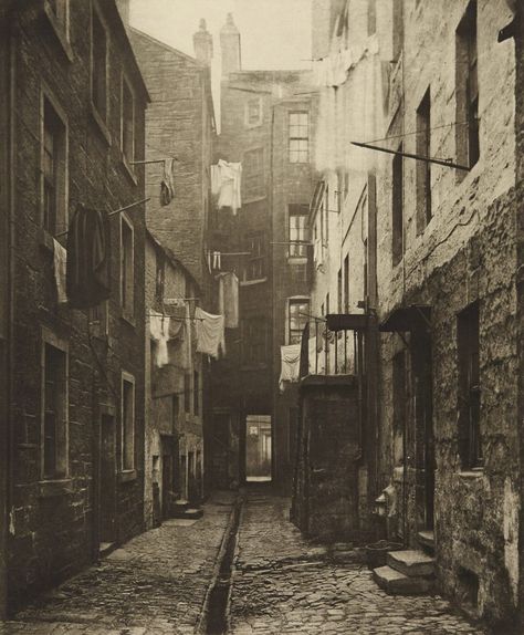 Victorian Street, Glasgow University, Victorian Life, John Thomas, Glasgow City, Victorian London, Victorian Photos, Old Street, Glasgow Scotland