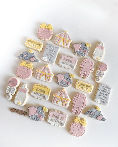 Some cute Dumbo baby shower cookies awaiting a baby girl.… | Instagram Dumbo Girl Baby Shower Theme, Disney Girl Baby Shower Ideas, Disney Baby Shower Ideas Girl, Dumbo Baby Shower Theme, Dumbo Cake, Disney Parties, Bebe Shower, Girl Shower Themes, Disney Baby Shower