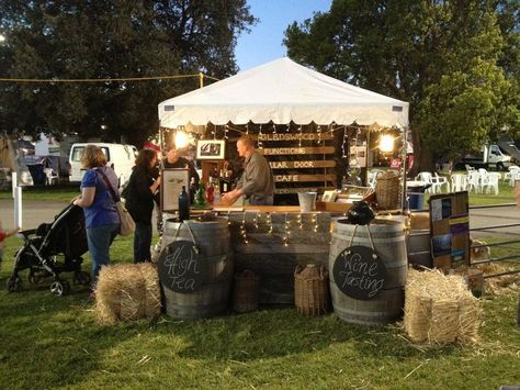 Market Stall Display, Food Stall Design, Farmers Market Display, Stall Display, Rustic Decorations, Rustic Cafe, Food Kiosk, Rustic Apartment, Deco Champetre