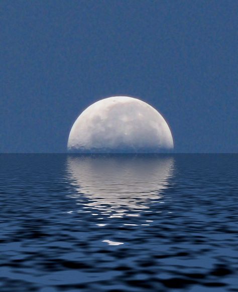 moonlight over water pictures | Moon over the Water | Flickr - Photo Sharing! Moon Setting On Water, Moonlight Over The Ocean, Moon Over Water Photography, Moon Over Water Aesthetic, Moon By The Sea, Water Pictures Aesthetic, Water Pictures Photography, Moon On Water, Moon Over Sea