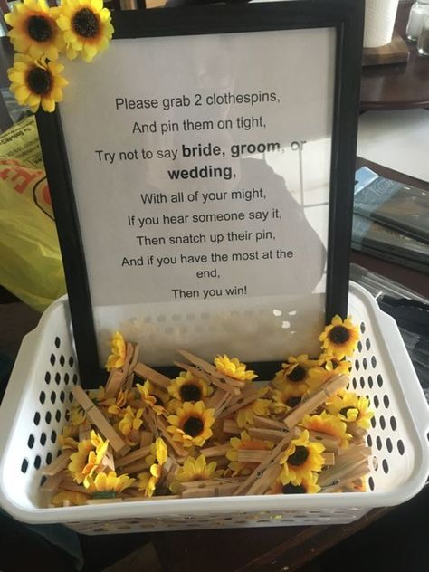 Sunflower Wedding Shower Decorations, Boho Sunflower Bridal Shower Ideas, Diy Sunflower Wedding Decorations, Sunflowers Wedding Decorations, Sunflower Bachelorette Party, Sunflower Party Ideas, Rustic Sunflower Wedding Decor, Diy Sunflower Wedding, Sunflower Bachelorette