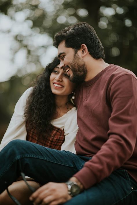 Cupples Photos Indian, True Love Photography, Lovers Photoshoot Poses, Modern Photoshoot Ideas, Love Cupples, Lovers Wallpaper Couple, Romantic Moments Couples, Loving Photo, Lovers Photoshoot