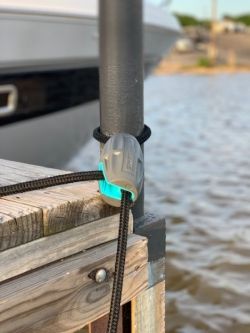 Boat Must Haves Lakes, Lake Must Haves, Boat Hacks Ideas, Boating Hacks, Lake Accessories, Boat Hacks, Lake Rafts, Saltwater Boats, Bowrider Boats