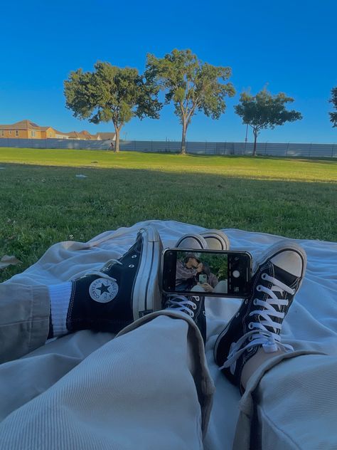 couples| photo|inspo|converse|park|relationshipaesthetic|pictures for couples|boyfriend|girlfriend|picnicdate|parkdate| Aesthetic Couple Pic, Couples Converse, Pictures For Couples, Lowkey Relationship Pictures, Boyfriend Girlfriend Pictures, Grunge Couple, Couple Pic, Photo Recreation