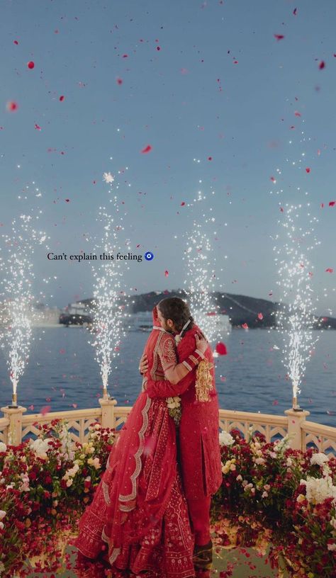 Arab Indian Wedding, Indian Couple Mandir Aesthetic, Wedding Goals Indian, Wedding Aesthetics Indian, Aesthetic Wedding Indian, Dream Indian Wedding, Interracial Indian Wedding, Wedding Pics Indian, Wedding Pics Aesthetic