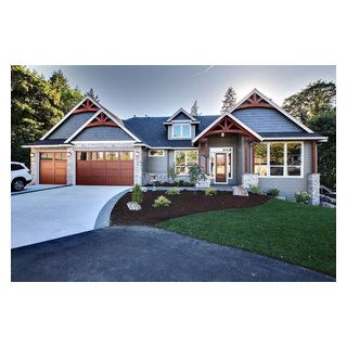 Front of Home at Dusk - The Genesis - Family Super Ranch with Daylight Basement - Craftsman - Exterior - Portland - by Cascade West Development | Houzz Traditional Exterior Homes, Daylight Basement, Siding Ideas, Craftsman Exterior, Contemporary Exterior, Craftsman Style Homes, Traditional Exterior, House Siding, Exterior Remodel