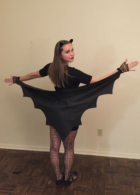 Halloween Costume Bat, Diy Bat Costume, Bat Halloween Costume, Bat Costume, Fantasias Halloween, Witch Costume, Womenswear Fashion, Halloween Bats, Costumes For Women