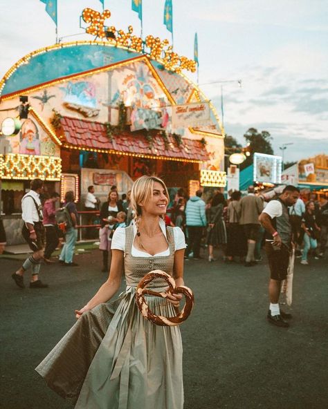 @finduslost on Instagram - Munich, Germany #oktoberfest #munich #germany #europe #bucketlist Oktoberfest Trip, Oktoberfest Decor, Munich Germany Oktoberfest, Oktoberfest Hairstyle, Octoberfest Outfits, Oktoberfest Festival, Selena Taylor, Beer Maid, Oktoberfest Munich