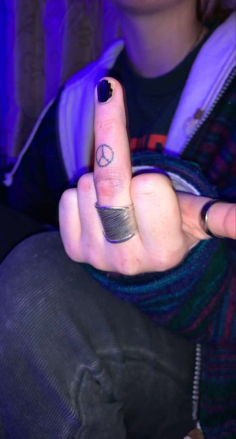 Stick And Poke Finger Tattoos Simple, Finger Stick N Poke, Finger Stick And Pokes, Finger Tattoos Stick And Poke, Hand Tattoos Stick And Poke, Stick And Poke Tattoo Finger, Finger Stick And Poke Tattoo, Easy Finger Tattoos, Stick And Poke Aesthetic