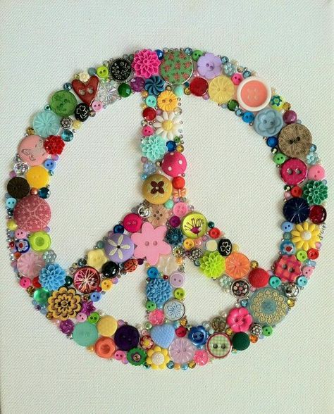 Peace Signs.. Boho Projects, Mosaic Letters, Hippie Crafts, Bohemian Crafts, Harmony Day, Peace Sign Art, Hippie Party, Painted Items, Peace Art