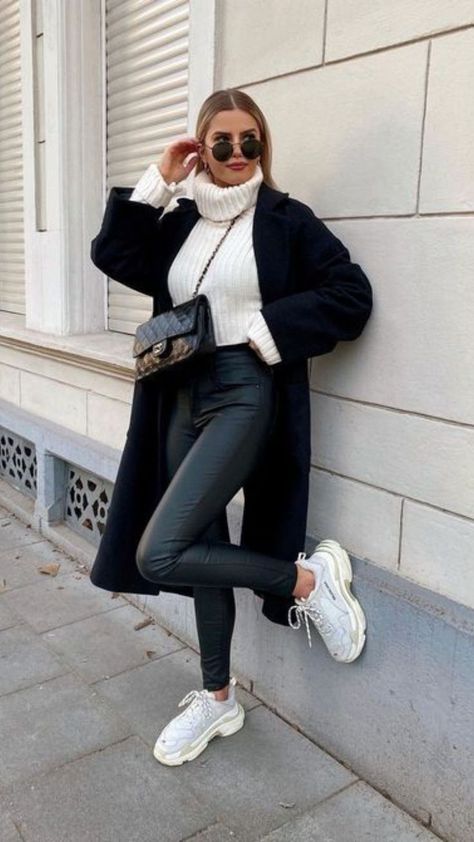 Aesthetic Winter Outfits, Madrid Outfits, 50 Aesthetic, Winter Fashion Outfits Casual, Europe Outfits, Aesthetic Winter, Wear Or Tear, Uk Clothing, Black And Beige