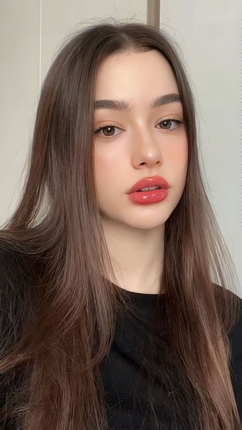 "Chic and Stylish: Dasha Taran's Phone and Tech Inspo 📱💻✨" Glow Up Tips For Boys, Glowup Transformation, Scene Hair Colors, Tips For Boys, Hate To Love, Hair Styles Long Hair, Winter Tops For Women, Dasha Taran, Colors Hair