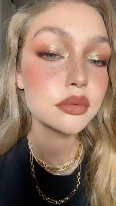 Grad Makeup, Boho Makeup, Cute And Aesthetic, Painted Faces, Ethereal Makeup, Makijaż Smokey Eye, Gold Makeup, Edgy Makeup, Eye Makeup Art