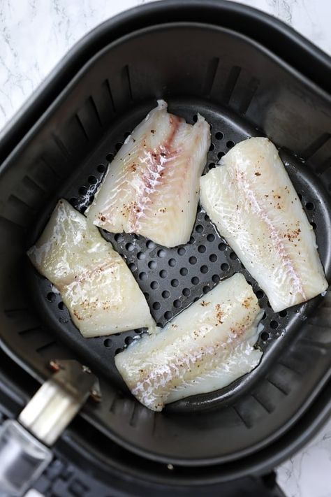 Air Fryer Fish Recipe (Air fryer Cod, Haddock, White fish) - Recipe Vibes Air Fry Fish Recipe, Air Fryer Fish Recipe, Air Fryer Cod Recipe, Air Fryer Cod, Air Fried Fish, Airfryer Recept, Air Fryer Fish Recipes, Air Flyer, Haddock Recipes