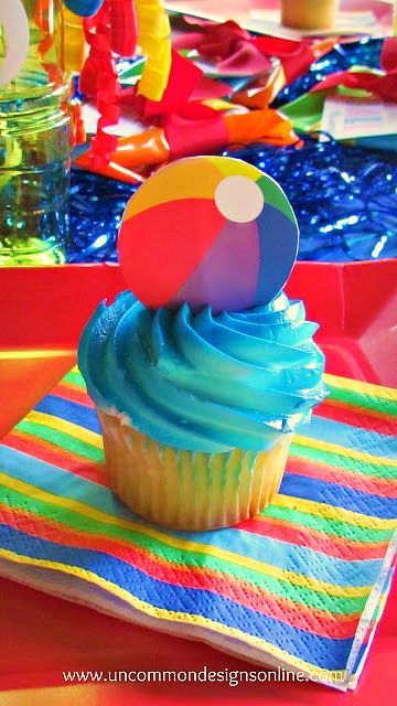 Throw a Beach Ball Birthday Pool Party for Kids! Summer Party For Kids, Beach Ball Cupcakes, Surfing Girls, Beach Ball Birthday, Beach Ball Party, Pool Party Themes, Pool Party Kids, Pool Beach Party, Luau Birthday Party