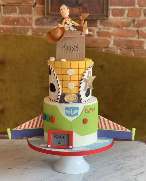 Toy Story Birthday Cake, Woody Birthday, Toy Story Party Decorations, 2nd Birthday Party For Boys, Toy Story Baby, 5th Birthday Party Ideas, 4th Birthday Cakes, Toy Story Cakes, 2nd Birthday Party Themes