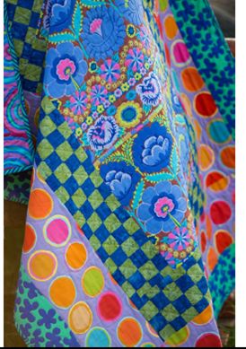 Quilt Inspiration: Free pattern day! Kaffe Fassett Quilting and Sewing Quilting Patterns Free, Kaffe Quilts, Modern Quilting Designs, Bright Quilts, Kaffe Fassett Quilts, Boho Quilt, Anna Maria Horner, Quilting Designs Patterns, Kaffe Fassett Fabric