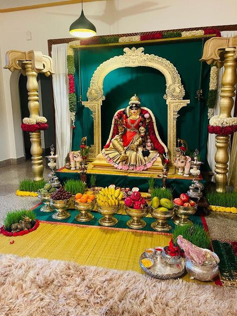 Festive Backdrop Ideas Diy, Varalaxmi Vratam Decoration, Varamahalakshmi Festival Decoration, Makara Thoranam Design, Temple Decoration Ideas With Flowers, Varamahalakshmi Background Decoration, Lakshmi Decoration At Home, Varmahalakshmi Decorations, Varamahalakshmi Decoration Ideas At Home