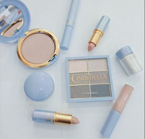 Blue Cosmetic, Skincare Aesthetic, Pretty Skin Care, Artist Aesthetic, Pretty Skin, Blue Makeup, Makeup Base, Cute Makeup, Aesthetic Makeup