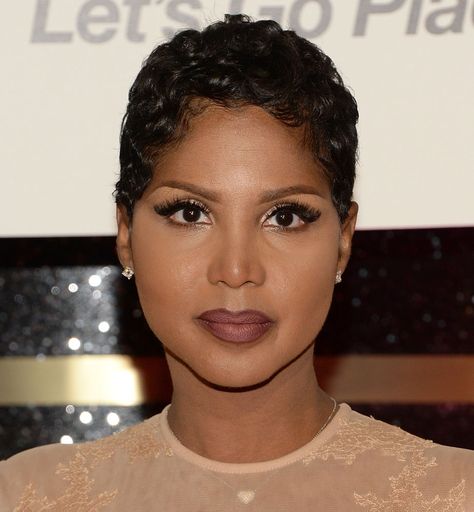 Halle Berry Short Hair, Short Relaxed Hairstyles, Celebrity Haircuts, Natural Hair Cuts, Chocolate Girls, Toni Braxton, Hair Crush, Relaxed Hair, Short Natural Hair Styles