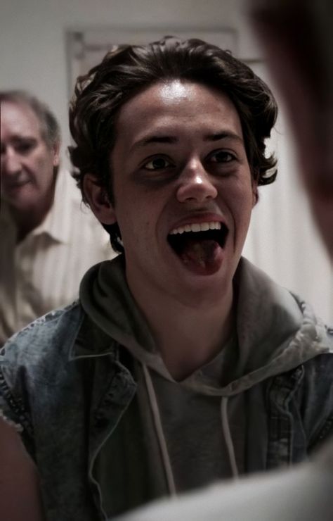 Shameless Series, Carl Shameless, Celebrity Yearbook Photos, Shameless Characters, Shameless Tv Show, Carl Gallagher, Celebrity Yearbook, Yearbook Photos, Boy Celebrities