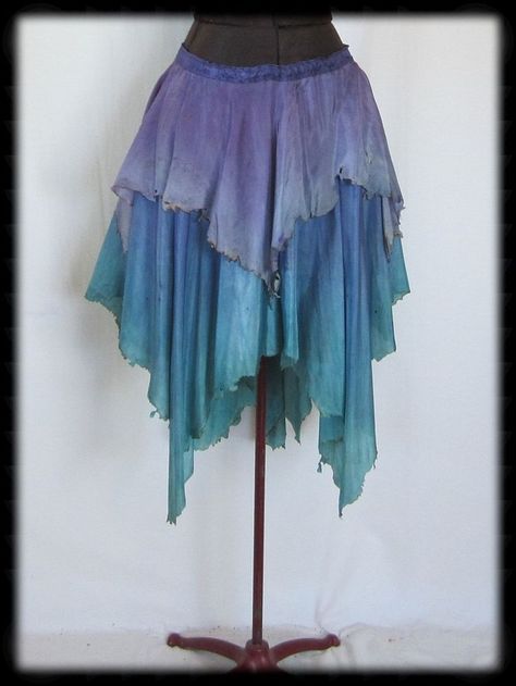 Loving this diy skirt! Asymmetrical Skirts, Faerie Costume, Elf Kostüm, Fairy Costume Diy, Square Skirt, Fairy Outfit, Fair Outfits, Fairy Skirt, Fairy Clothes