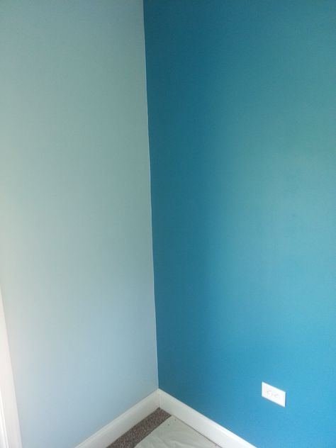 Accent wall, These corners are what you hire a professional for. Pant Colours Wall Colors, Hall Room Colour Combinations, Wall Corner Painting Ideas, Hall Painting Wall Colors, Color Combinations Colour Palettes, Color Combination For Living Room, Wall Paint Color Schemes, Colour Combination For Hall, Hall Paint Colors