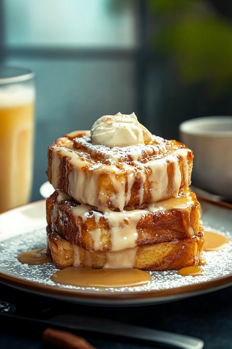 Cinnamon Roll French Toast Cinnamon Bun Breakfast, Gourmet French Toast Recipe, Salted Caramel French Toast, Cinnamon Toast Pancakes, Christmas Morning Breakfast Aesthetic, Winter Brunch Food, French Toast Bake Quick, Leftover Cinnamon Rolls, Cinnamon Roll Topping