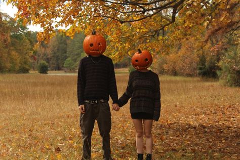 Creative Pumpkin Head Couples Photoshoot IdeasCapture the spooky season with a fun and creative pumpkin head couples photoshoot. Perfect for adding a unique twist to your Halloween memories! 🎃📸✨ #PumpkinHead #CouplesPhotoshoot #HalloweenInspiration #SpookySeason #CreativePhotography Couples Fall Photoshoot Halloween, Spooky Season Couple Photoshoot, Couple Spooky Season, Halloween Pictures Pumpkin Head, Pumpkin Head Costume Couple, October Couple Pictures, Pumpkin Head Photo Shoot Couple, Pumpkin Pictures Couple, Pumpkin Couples Photoshoot