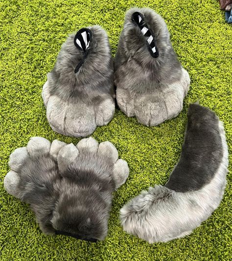 Constructed by me, made from High Quality faux furs from Big Z Fabrics This brand new set contains a pair of Feetpaws, Handpaws, and a Tail Everything is fully lined and super comfortable! The Feetpaws are sock paws, I'm a size 9 and they fit comfortably with plenty of room. Feel free to ask any questions and I'm open to reasonable offers!  Credit for patterns:  The hand-paw: YBL The feet-paw: Spiltgrapesoda The tail: Pinku on Etsy Fursuit Feet Paws, Dino Mask Paint Ideas, Fursuit Partial, Paw Ideas, Fursuit Ideas, Fursuit Paws, Big Z Fabric, Paws Socks, Big Wolf