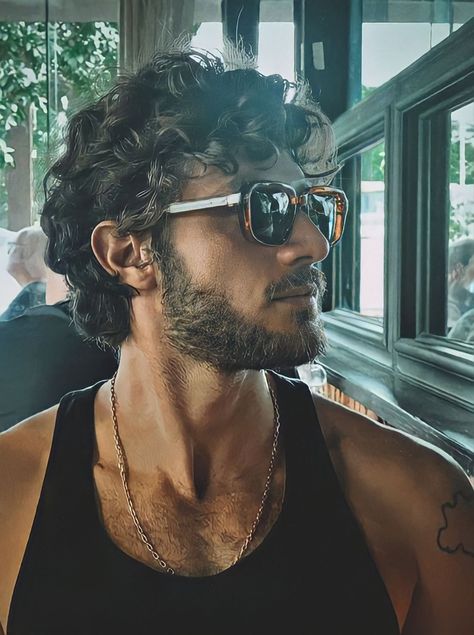 3b Short Curly Hair, Curly Hair Men Short, Short Curly Hair Men, Medium Long Curly Hair, Fancy Curly Hairstyles, Medium Curly Hairstyles, Long Curly Hair Men, Taper Fade Curly Hair, Curly Hairstyles For Men