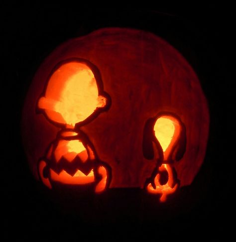 Snoopy Pumpkin Charlie Brown Pumpkin Carving, Character Pumpkin Carving, Pumpkin Carving Ideas Creative, Harry Potter Pumpkin Carving, Charlie Brown Pumpkin, Spiderman Pumpkin, Pumpkin Inspo, Pumkin Ideas, Pumpkin Idea