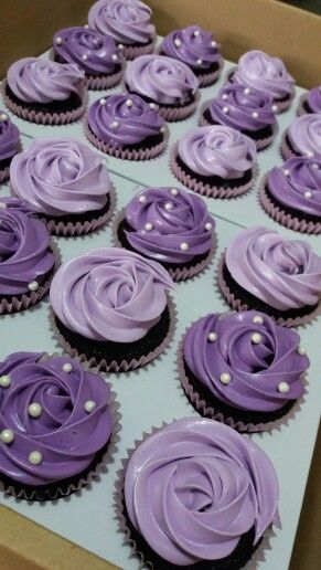 Purple Ombre Cupcakes, 50 Shades Of Purple Party Ideas, Euphoria Cupcakes, Light Purple Cupcakes, Purple Birthday Cupcakes, Purple Quince Cake, Cupcakes Lila, Purple Cupcakes Ideas, Purple Party Ideas