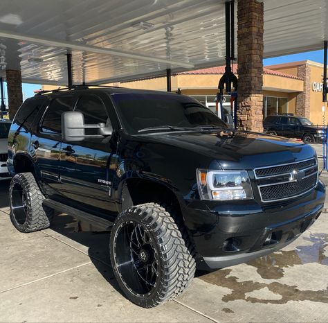 Lifted Tahoe, Lifted Chevy Tahoe, Chevy Tahoe Z71, S10 Truck, Lifted Chevy, Jacked Up Trucks, Bmw E60, Chevy Tahoe, Big Rig Trucks