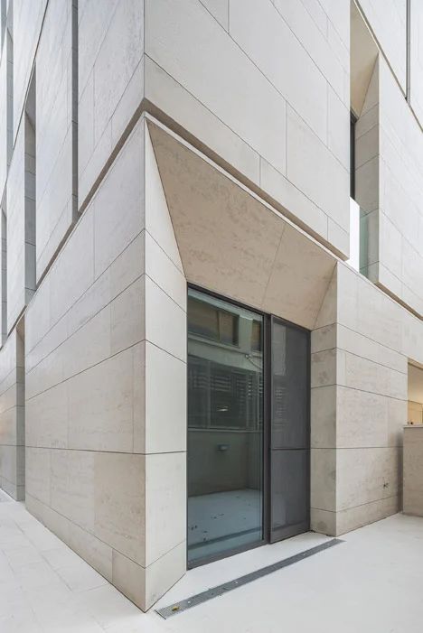 Limestone Cladding, Facade Material, Concrete Facade, Stone Facade, Stone Architecture, Stone Cladding, Design Exterior, Building Facade, Facade Architecture