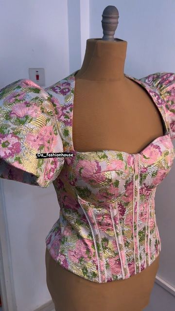 Damask Corset Top, Damask Top Styles Nigeria, Damask Top Styles, Corset Styling Outfit, Corset Blouse Designs, Lace Corset Top Outfit, Corset Tops Outfit, Corset Blouse And Skirt, Overbust Corset Outfit