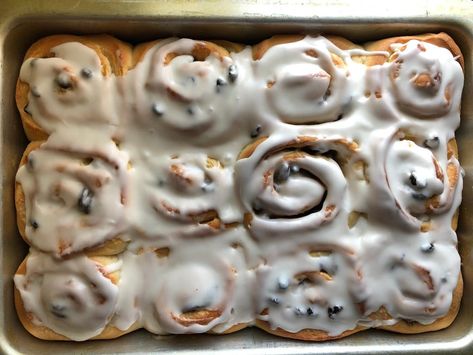 Rum Raisin Cinnamon Rolls, Rum Raisin Ice Cream, Vanilla Gelato, Cinnamon Icing, Instant Mashed Potatoes, Rum Raisin, Baking Book, Yeast Rolls, Sweet Rolls