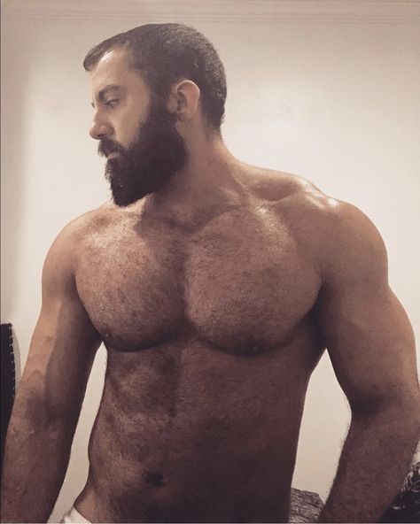 @luciao_ Big Beards Men, Big Bearded Men, Big Muscular Men, Men Chest Hair, Lean Muscle Men, Muscular Men Fashion, Buff Guys, Cute Blonde Guys, Handsome Bearded Men