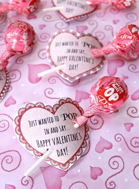 Tootsie "POP" Class Valentines - What a cute idea for a DIY homemade Valentine treat! Valentine Candy Grams, Tootsie Pop, Class Valentines, Valentine Gifts For Kids, February 14th, Candy Crafts, Homemade Valentines, Valentines School, Valentines Day Treats