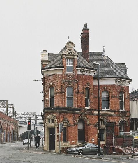 Scottish Gothic, Buildings Sketch, Council House, British Architecture, Building Photography, Northern England, Manchester England, Salford, On The Corner