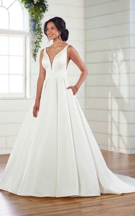 Modern Ballgown, Mikado Fabric, Classic Wedding Dresses, Wedding Dress With Pockets, Wedding Dress Boutiques, Essense Of Australia, Amazing Wedding Dress, Bouquet Toss, Australia Wedding